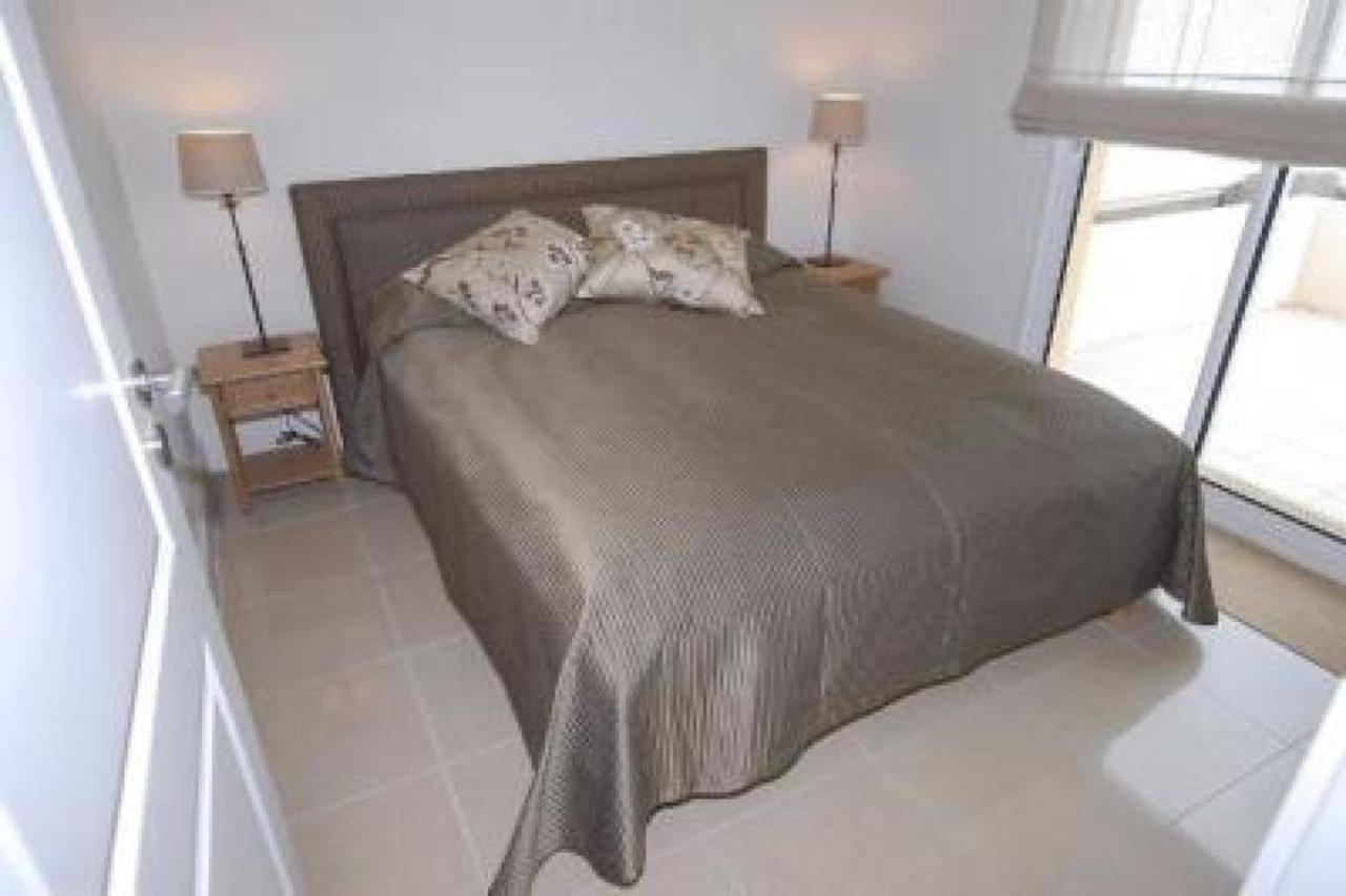 Apartment Stunning Three Bedroom On Seafront In With Panoramic Sea Views 399 *