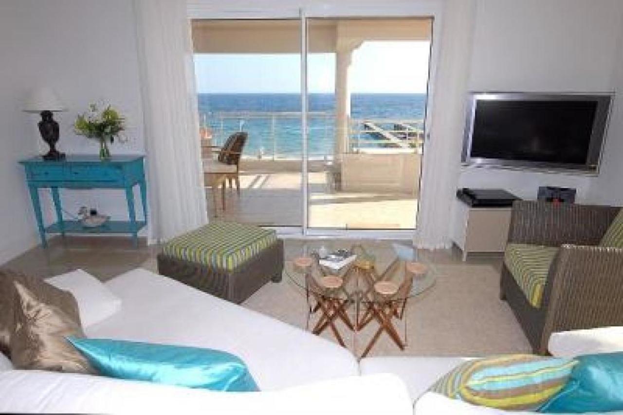 Apartment Stunning Three Bedroom On Seafront In With Panoramic Sea Views 399