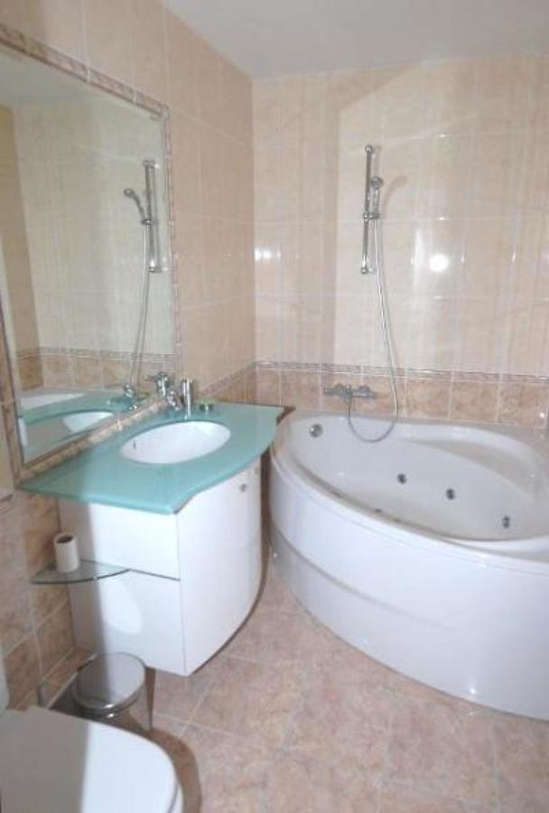 Stunning Three Bedroom On Seafront In With Panoramic Sea Views 399